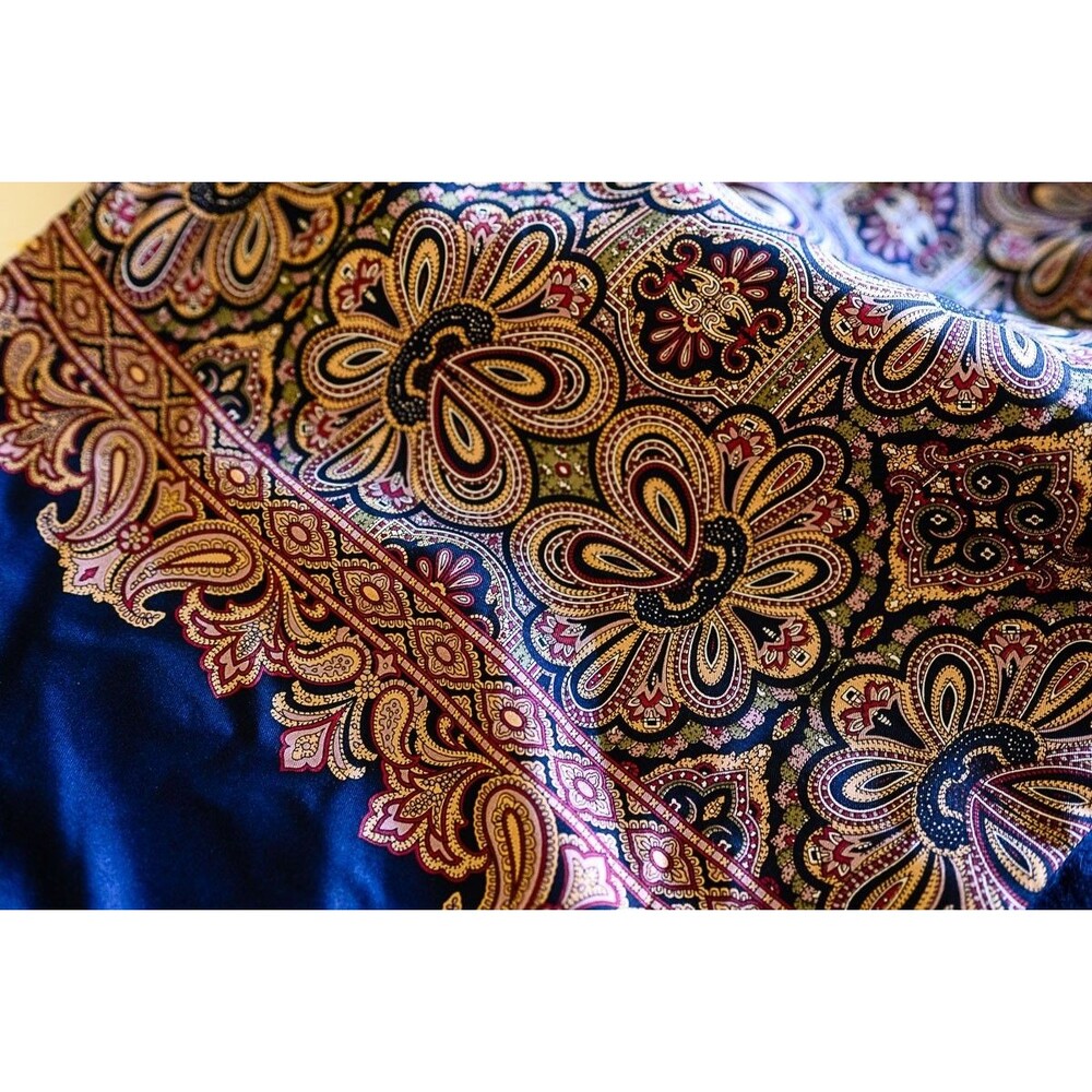 Geoffrey Beene Silk Wool neck scarf paisley blue 11X60" - Picture 2 of 3